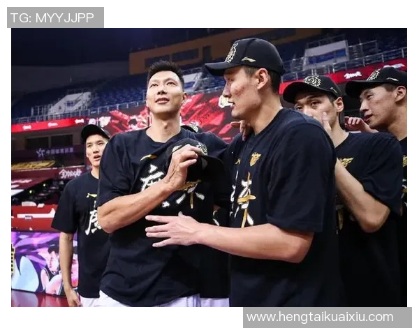 深圳篮球队的阵地战解析：战术布局与球员协作的深度剖析