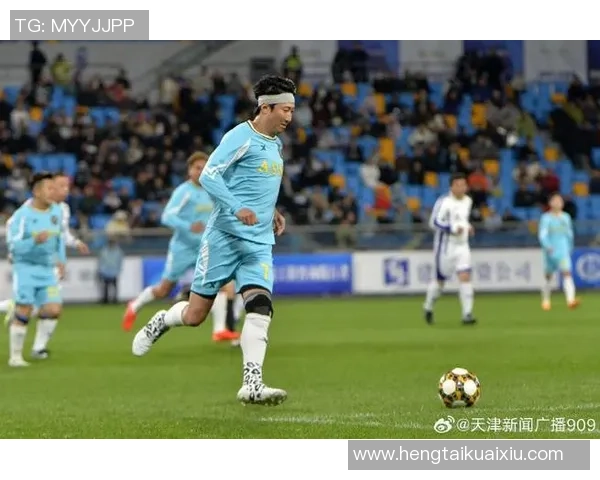 足球明星庆祝姿势的精彩瞬间回顾与分析，展现他们的激情与个性