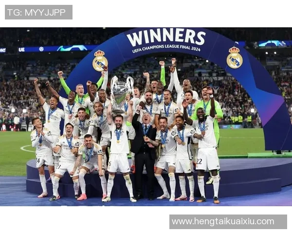 各个年代足球明星的辉煌历程与传奇故事解析